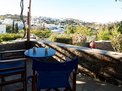 Η αυλή μας στα Στούντιος Νικολέτα