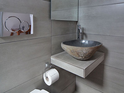 Μπάνιο στα Στούντιος Νικολέτα στη Σίφνο