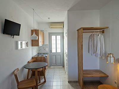 Εσωτερικό δωματιού στα Στούντιος Νικολέτα στη Σίφνο